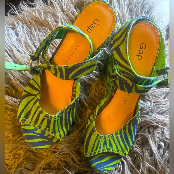 Gap Sandals Women’s Size 7 Wedge Platform Colorful Print - Picture 1 of 8